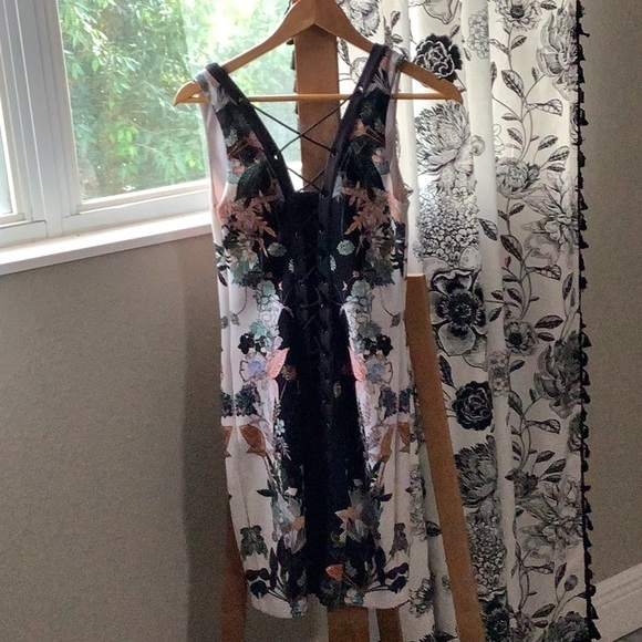 bebe Dresses & Skirts - Floral Sleeveless Dress